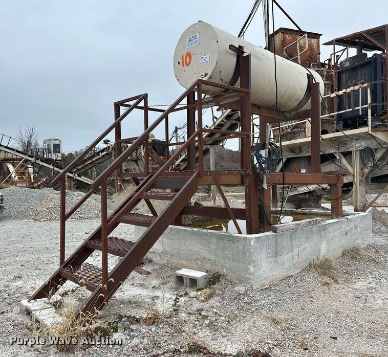 image for item DR0974 Diesel fuel tank