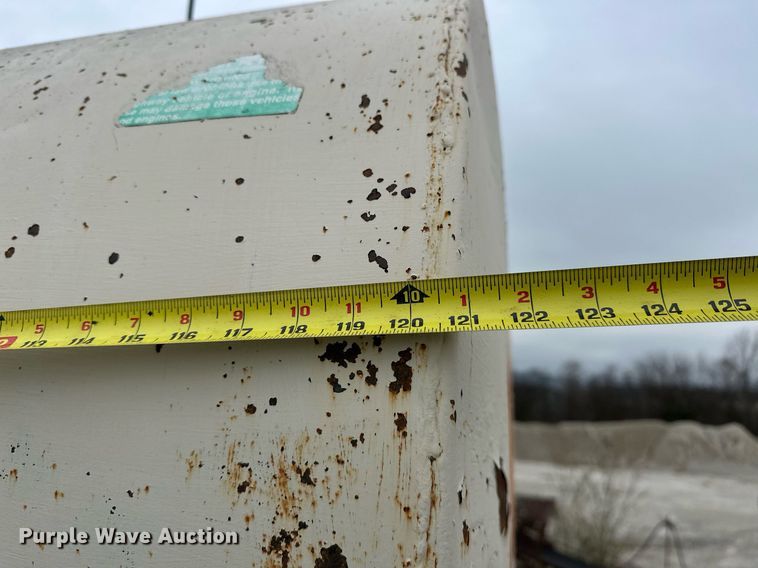 image for item DR0974 Diesel fuel tank