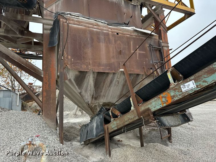 image for item DR0976 Surge bin