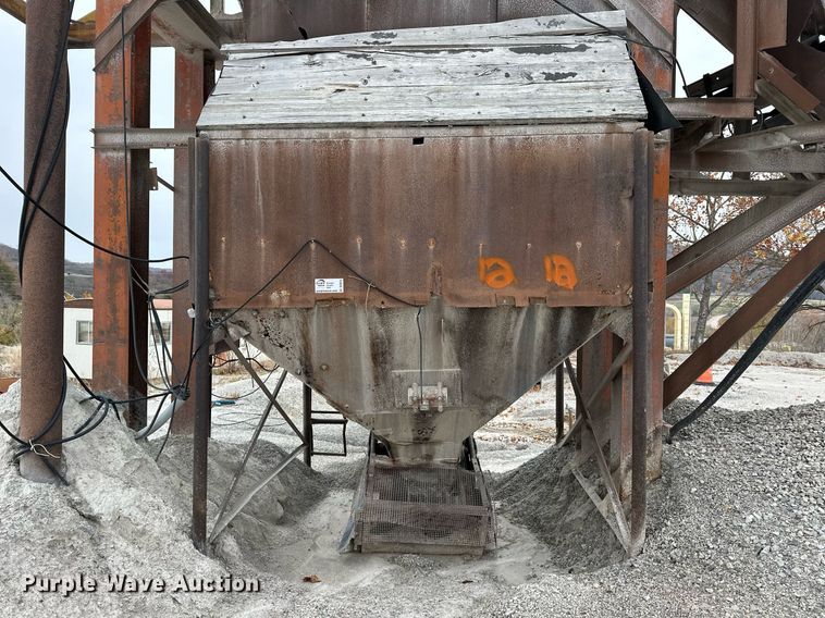 image for item DR0976 Surge bin