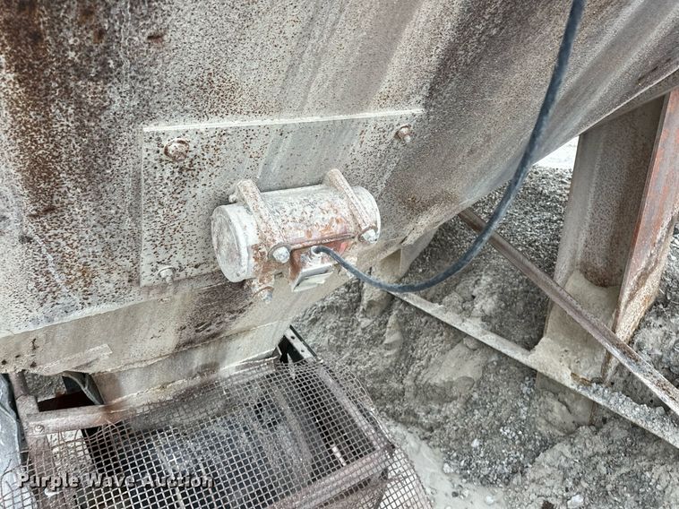 image for item DR0976 Surge bin