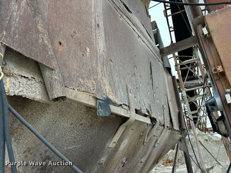 image for item DR0976 Surge bin