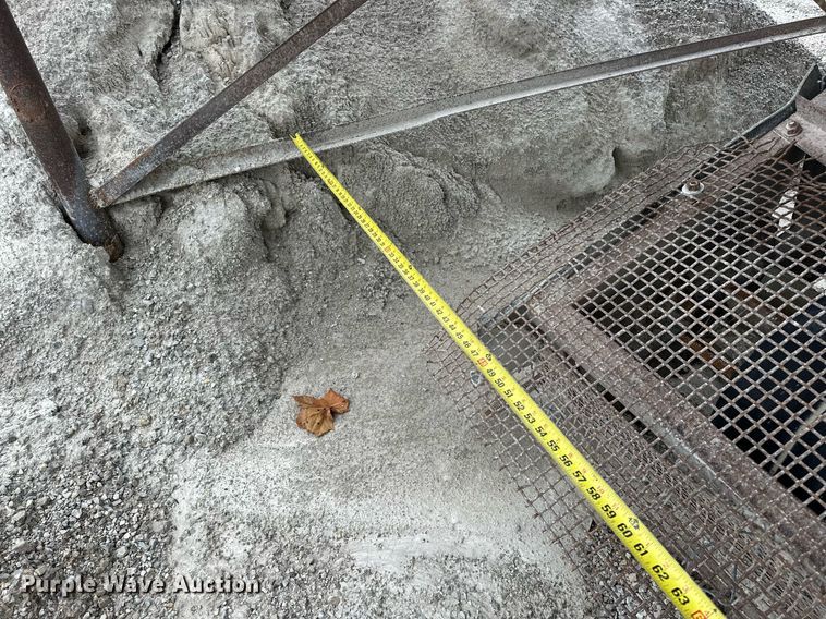 image for item DR0976 Surge bin