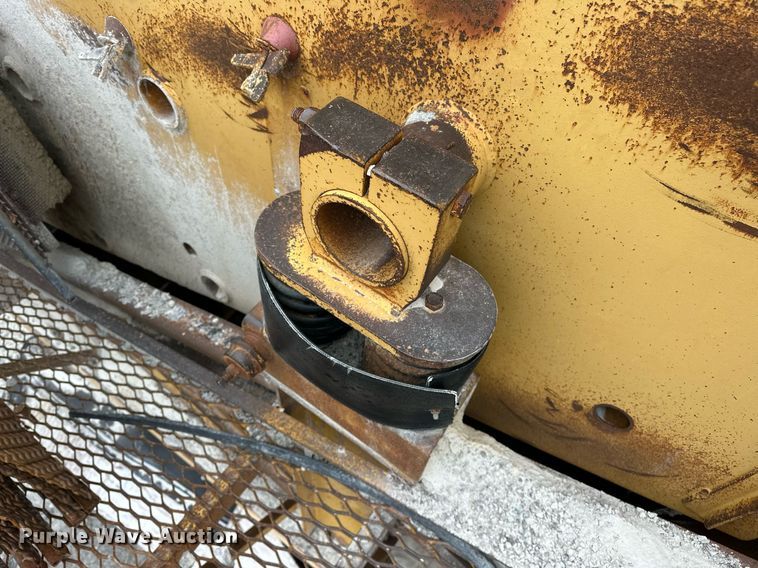 image for item DR0981 Allis-Chalmers 5X16 TD screen