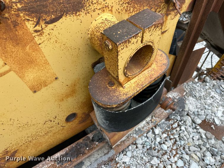 image for item DR0981 Allis-Chalmers 5X16 TD screen