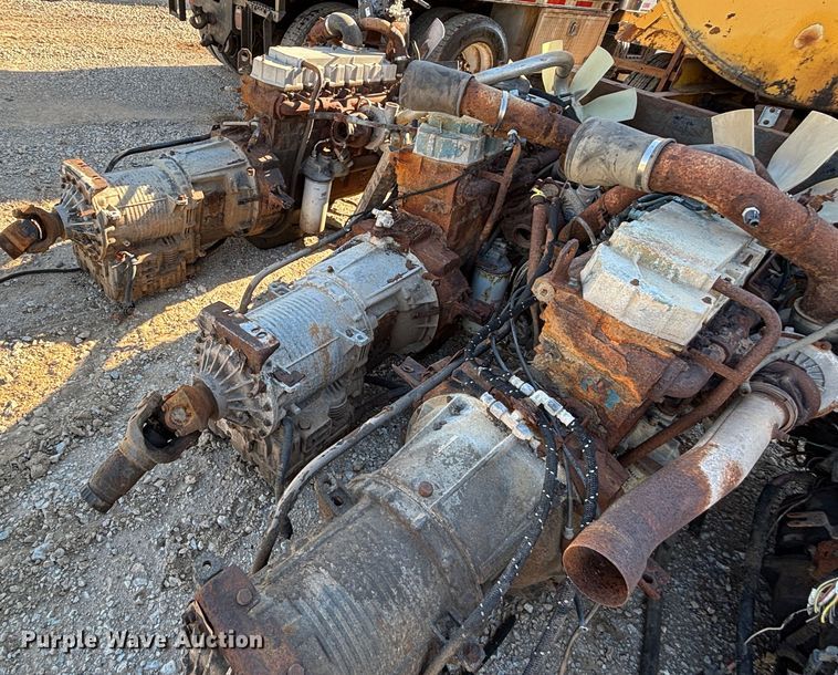 image for item DS2539 (5) International DT530 engines