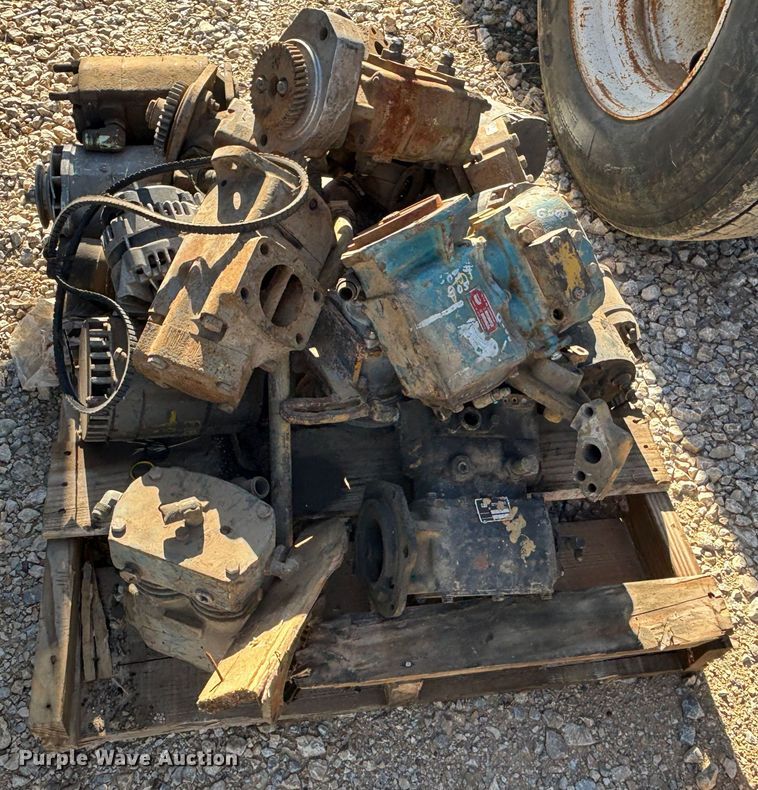 image for item DS2539 (5) International DT530 engines