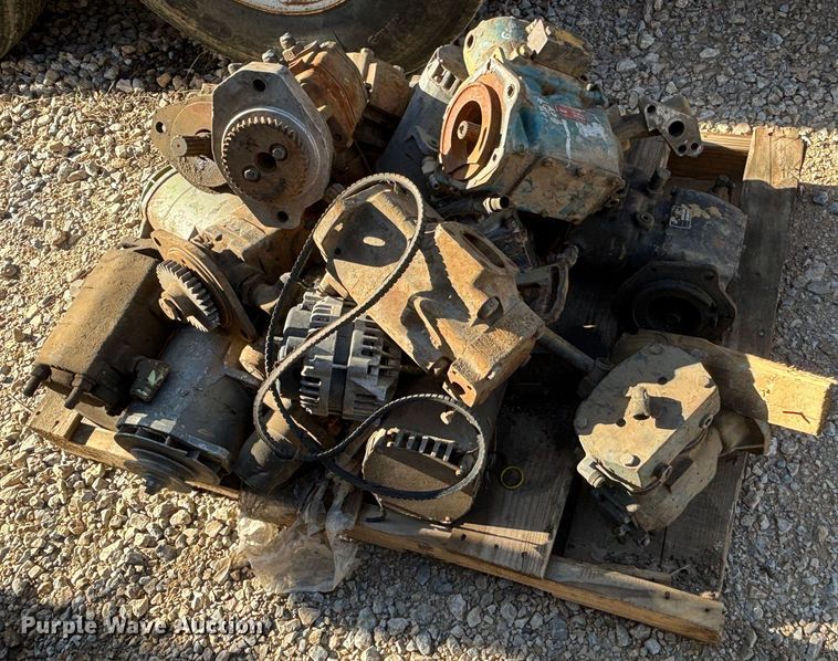 image for item DS2539 (5) International DT530 engines