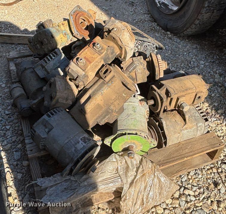 image for item DS2539 (5) International DT530 engines