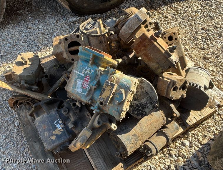 image for item DS2539 (5) International DT530 engines