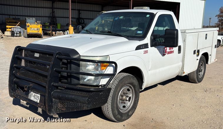 image for item DS2542 2016 Ford  F250 Super Duty  utility bed pickup truck