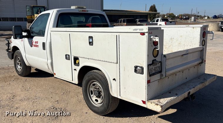 image for item DS2542 2016 Ford  F250 Super Duty  utility bed pickup truck