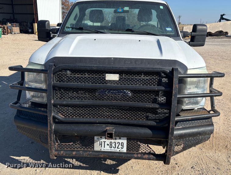 image for item DS2542 2016 Ford  F250 Super Duty  utility bed pickup truck