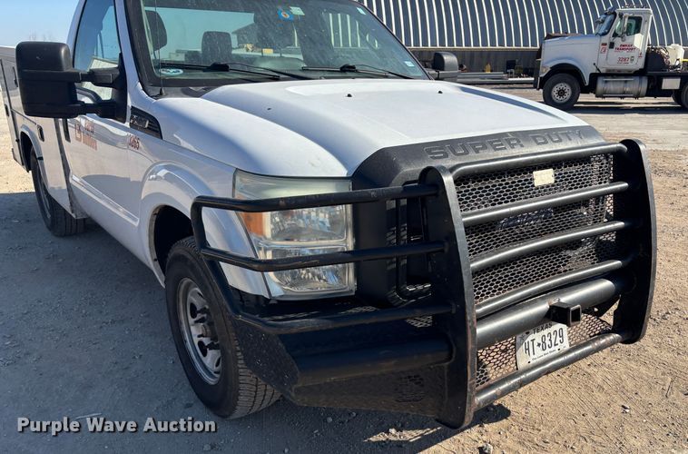 image for item DS2542 2016 Ford  F250 Super Duty  utility bed pickup truck