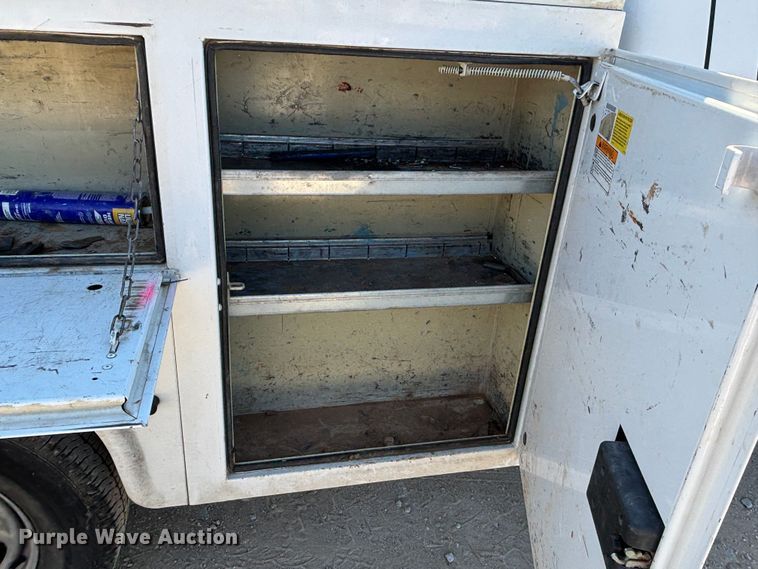 image for item DS2542 2016 Ford  F250 Super Duty  utility bed pickup truck