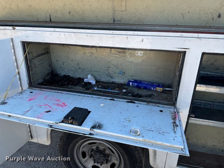 image for item DS2542 2016 Ford  F250 Super Duty  utility bed pickup truck