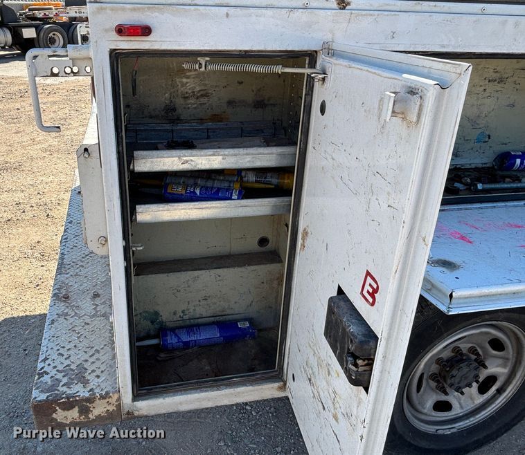 image for item DS2542 2016 Ford  F250 Super Duty  utility bed pickup truck