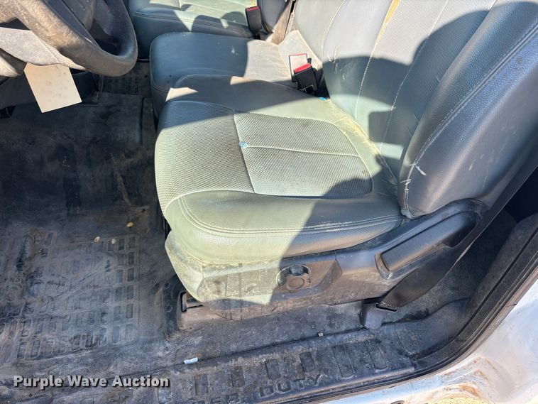 image for item DS2542 2016 Ford  F250 Super Duty  utility bed pickup truck