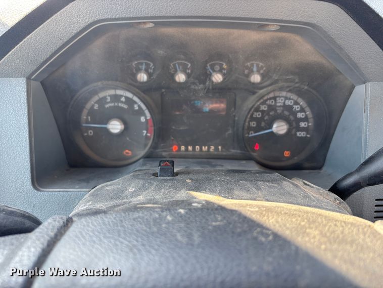 image for item DS2542 2016 Ford  F250 Super Duty  utility bed pickup truck