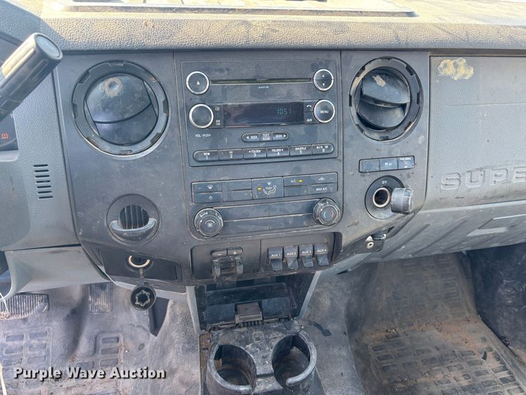 image for item DS2542 2016 Ford  F250 Super Duty  utility bed pickup truck