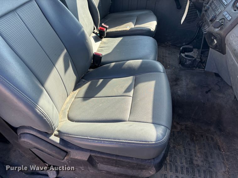 image for item DS2542 2016 Ford  F250 Super Duty  utility bed pickup truck