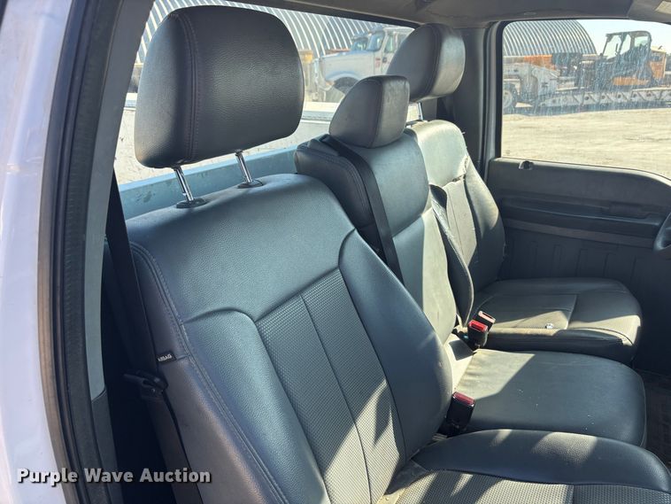 image for item DS2542 2016 Ford  F250 Super Duty  utility bed pickup truck