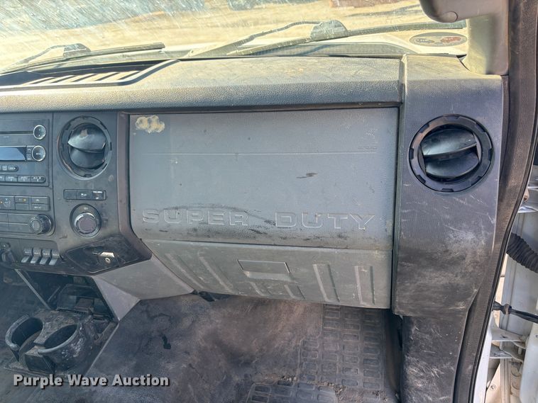 image for item DS2542 2016 Ford  F250 Super Duty  utility bed pickup truck