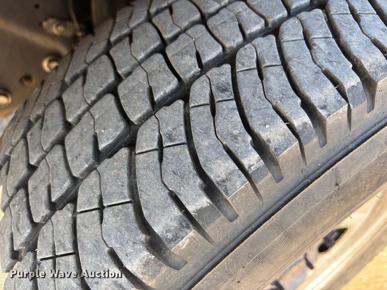 image for item DS2542 2016 Ford  F250 Super Duty  utility bed pickup truck