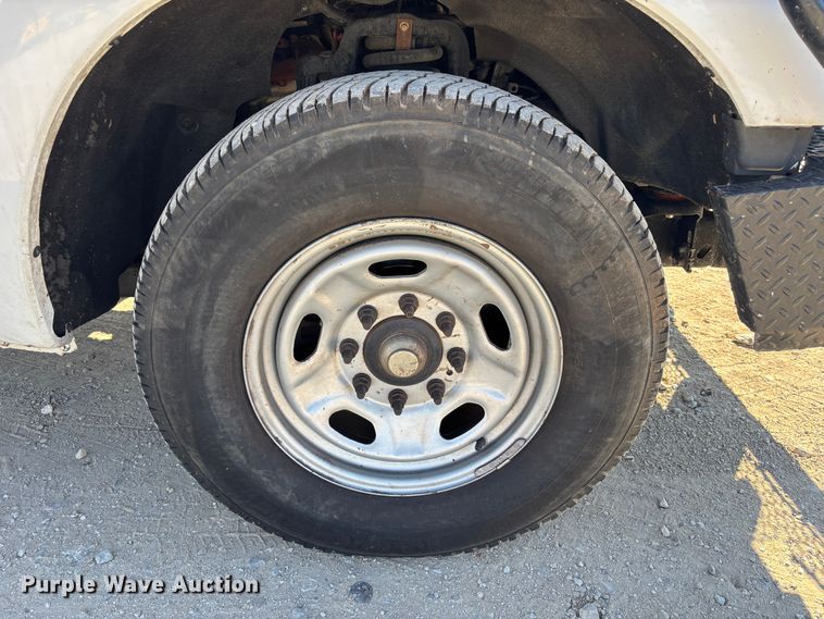 image for item DS2542 2016 Ford  F250 Super Duty  utility bed pickup truck