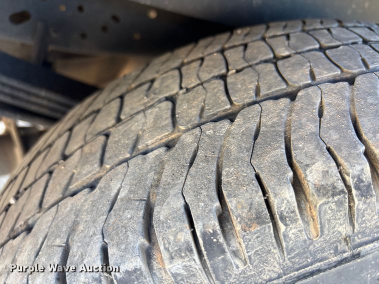 image for item DS2542 2016 Ford  F250 Super Duty  utility bed pickup truck