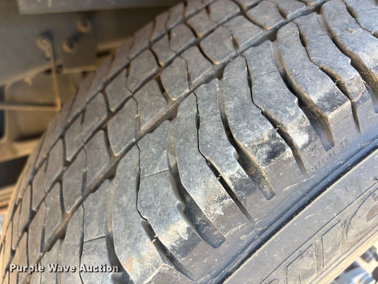 image for item DS2542 2016 Ford  F250 Super Duty  utility bed pickup truck