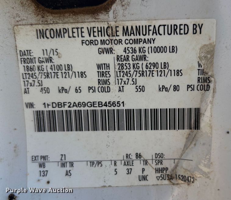 image for item DS2542 2016 Ford  F250 Super Duty  utility bed pickup truck