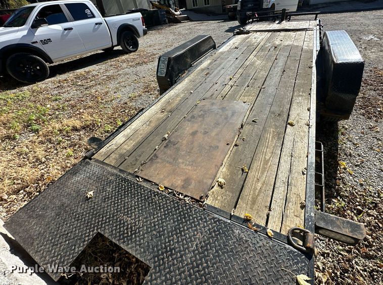 image for item DS3182 2017 Doolittle tilt deck equipment trailer