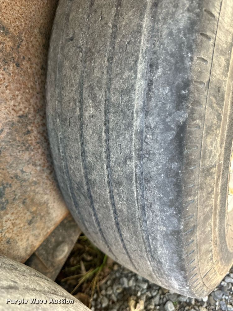 image for item DS3182 2017 Doolittle tilt deck equipment trailer