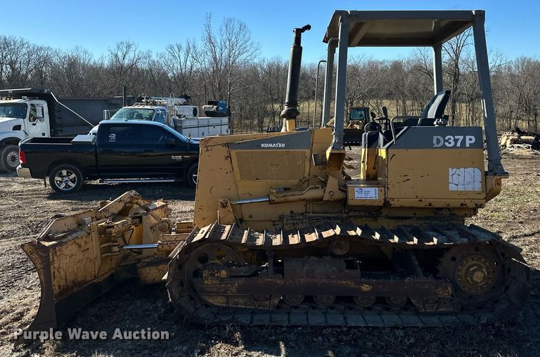 image for item DS3243 1997 Komatsu D37P-5 dozer