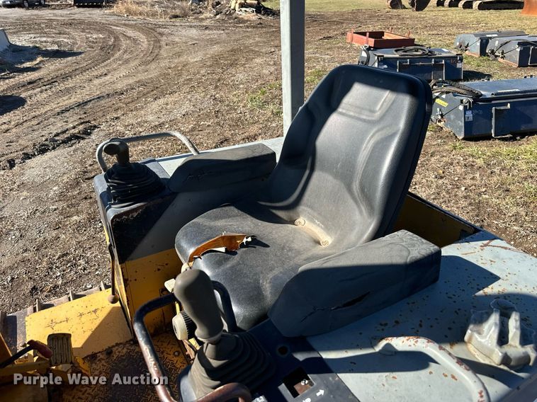 image for item DS3243 1997 Komatsu D37P-5 dozer