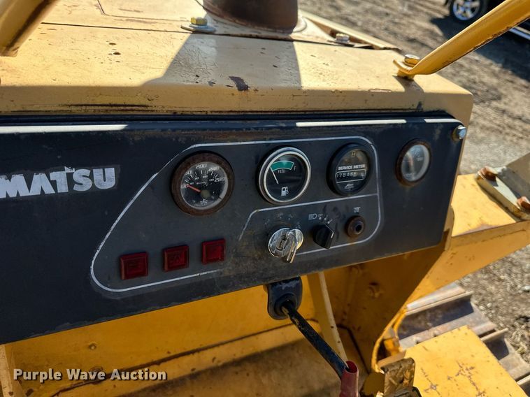 image for item DS3243 1997 Komatsu D37P-5 dozer