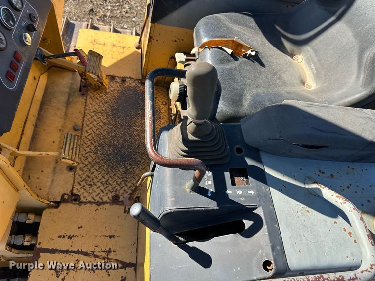 image for item DS3243 1997 Komatsu D37P-5 dozer