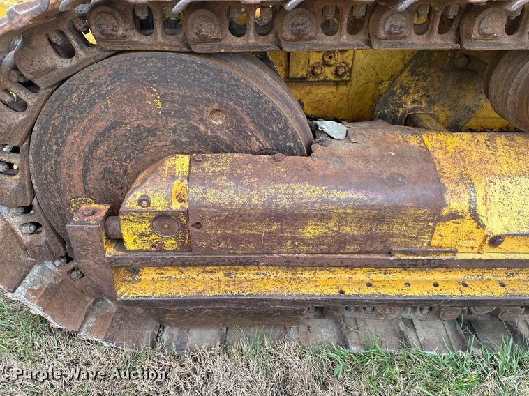 image for item DS3272 International 250 track loader