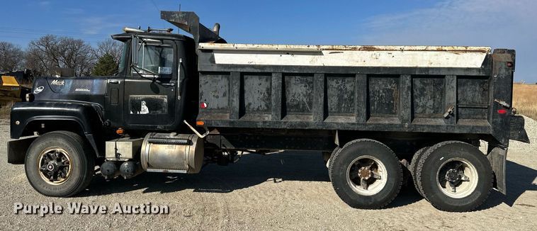image for item DS3277 1979 Mack dump truck