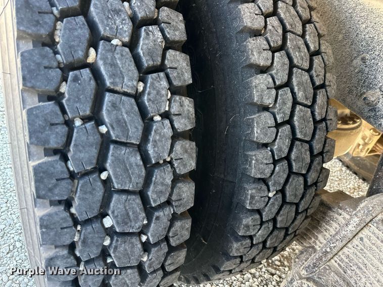 image for item DS3277 1979 Mack dump truck