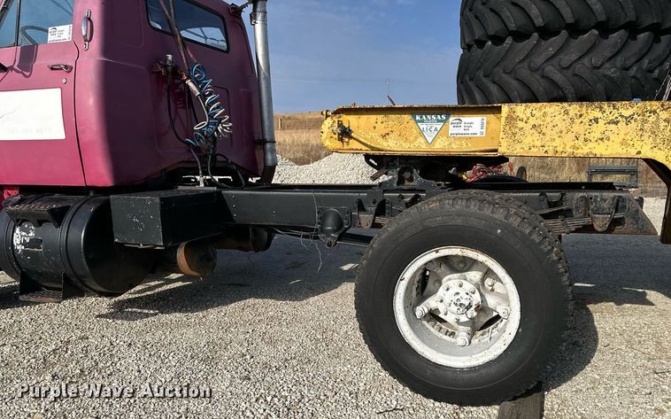 image for item DS3278 1972 GMC semi truck