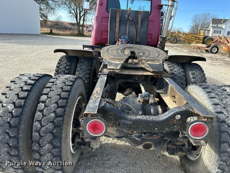 image for item DS3280 1978 Mack R686 semi truck