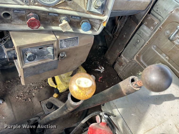 image for item DS3280 1978 Mack R686 semi truck