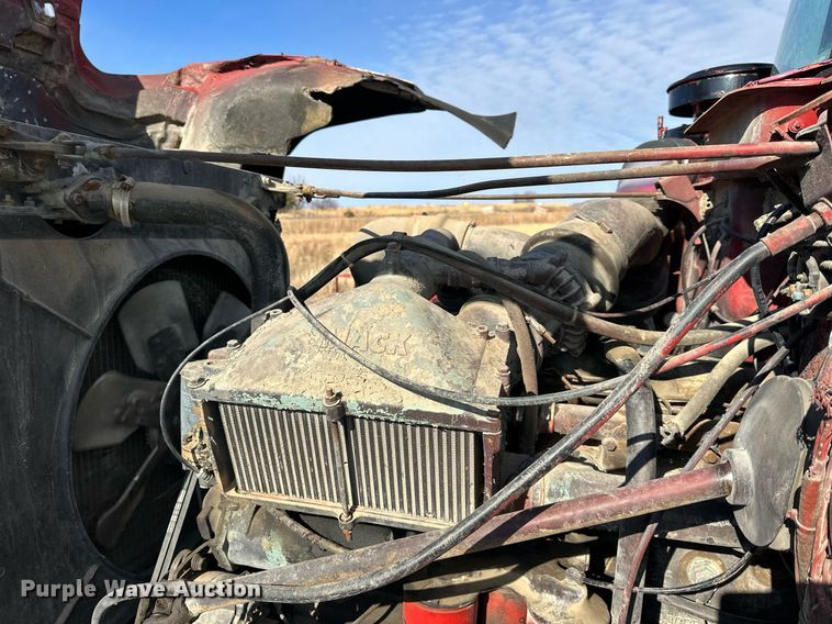 image for item DS3280 1978 Mack R686 semi truck