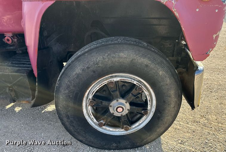 image for item DS3280 1978 Mack R686 semi truck