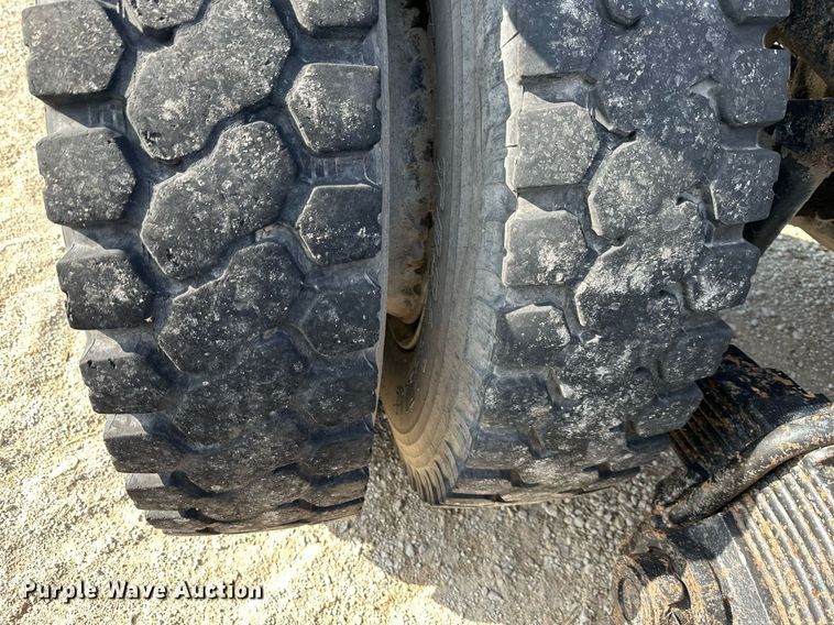 image for item DS3280 1978 Mack R686 semi truck