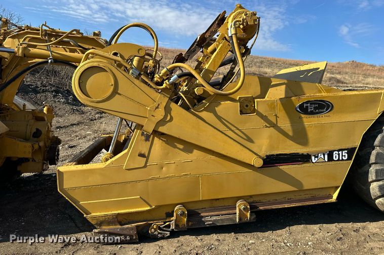 image for item DS3284 1984 Caterpillar 615 elevating scraper