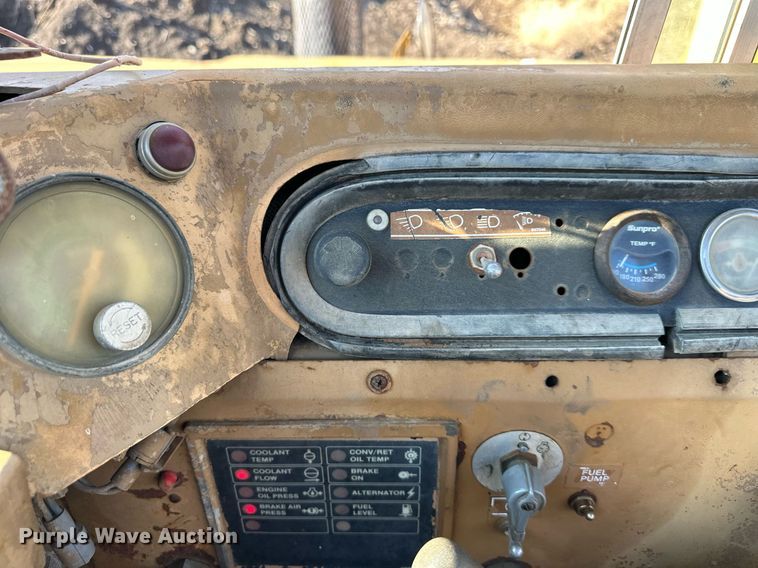 image for item DS3284 1984 Caterpillar 615 elevating scraper