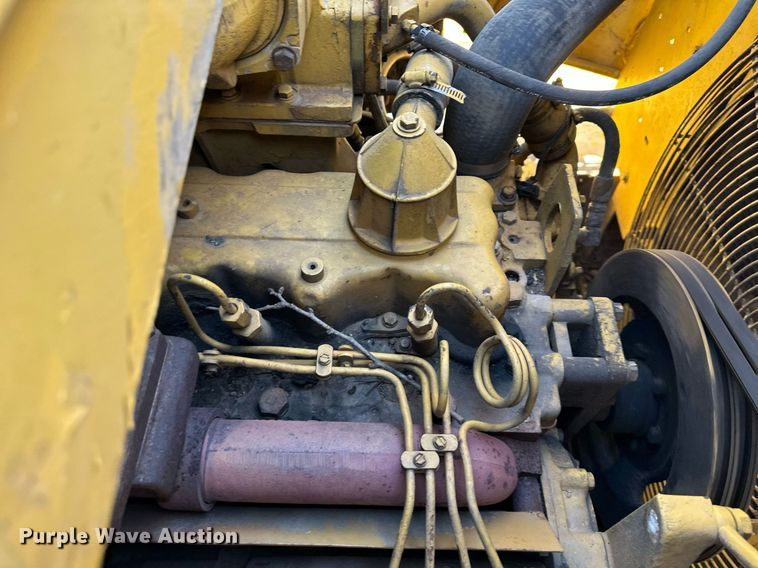 image for item DS3284 1984 Caterpillar 615 elevating scraper